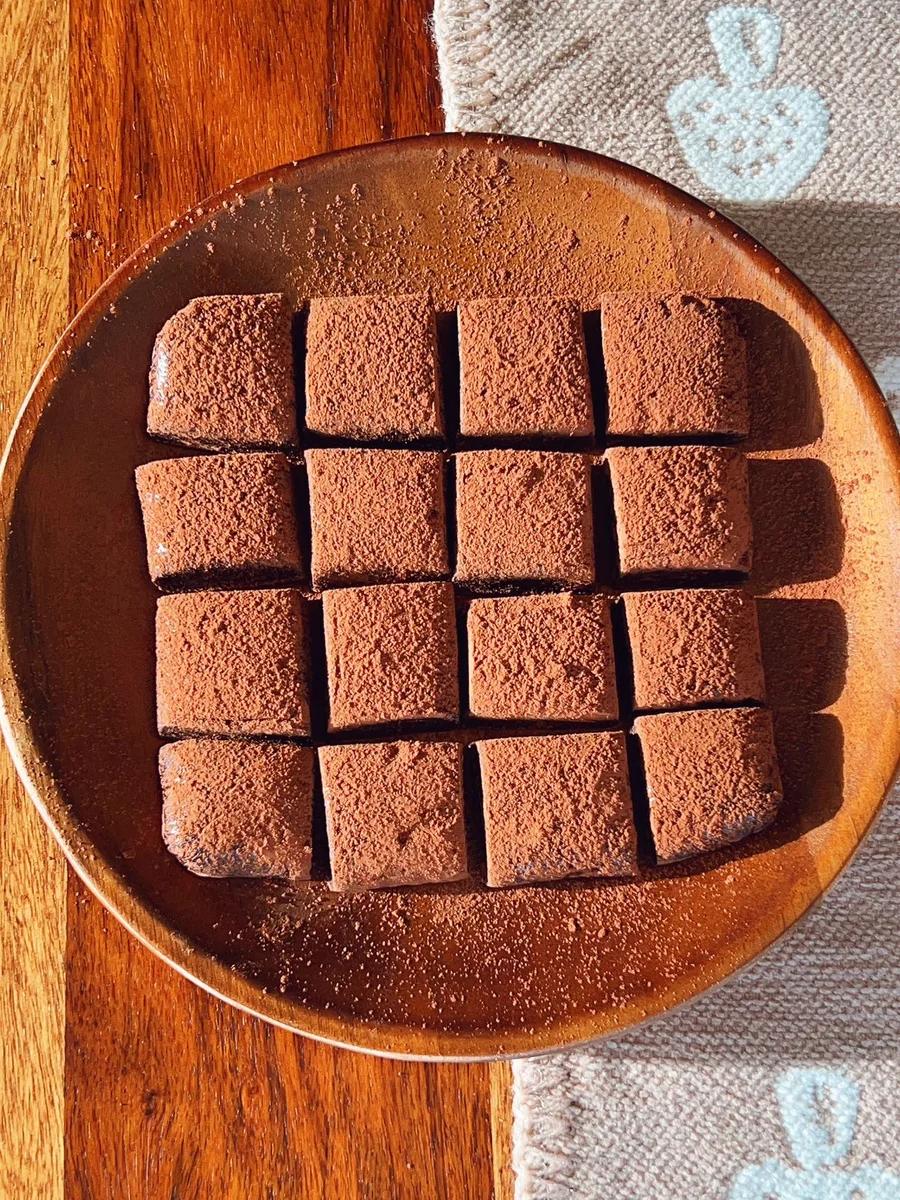 Homemade Chocolate Truffles (3 ingredient easy recipe)