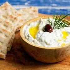 Authentic Tzatziki sauce Recipe (Greek Yogurt, Cucumber Dip)