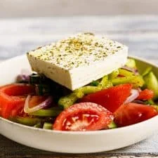 Traditional Greek Salad recipe (Horiatiki / Xoriatiki)