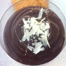 Greek-style Yogurt Chocolate Mousse with crushed biscuits recipe