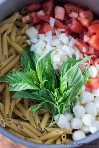Pasta caprese fácil en una sola olla