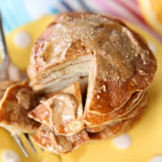 Panquecas com dois ingredientes