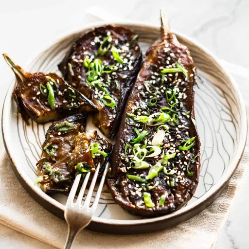 Berenjena asada al miso dulce estilo japonés - Nasu Dengaku