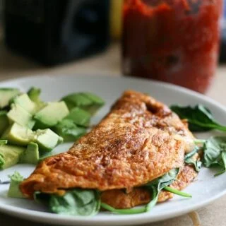 Tortilla de espinacas y tomates secos en 10 minutos