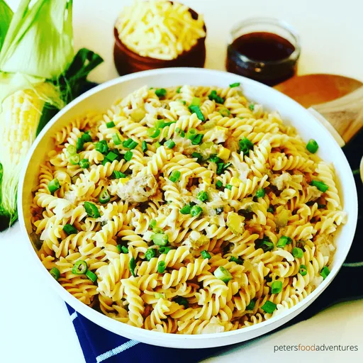 Pasta cremosa con atún