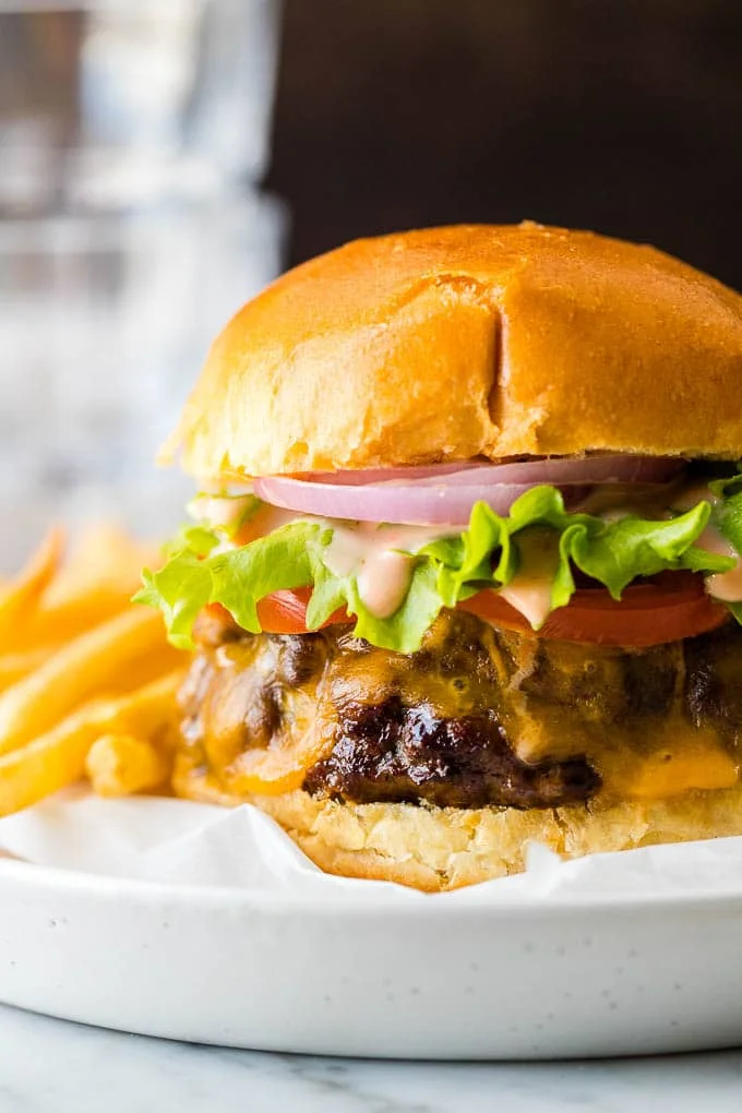 Hamburger aus der Heißluftfritteuse