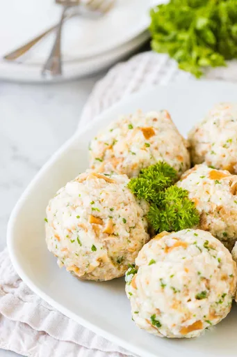 Bread Dumplings (Semmelknoedel)