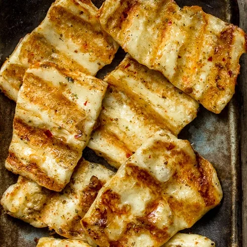 Queso halloumi a la parrilla