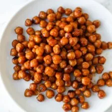 Garbanzos tostados con miel y Sriracha