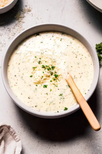 Salsa de crema de parmesano