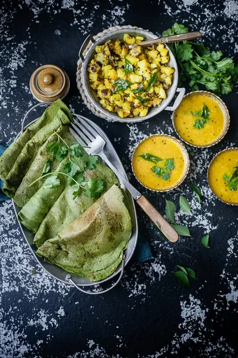 Palak Pesarattu | Spinach Mung Bean Crepe
