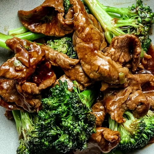 Salteado de ternera con brócoli