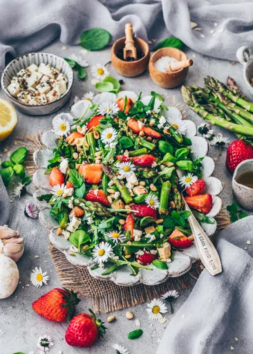 Asparagus Salad with Strawberries, Arugula and Vegan Feta