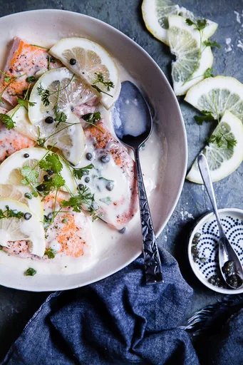Salmón Piccata Cremoso