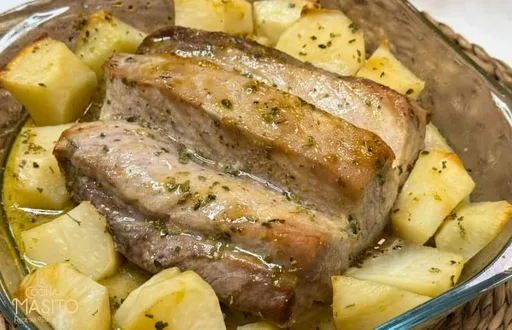 Lomo asado con especias y patatas