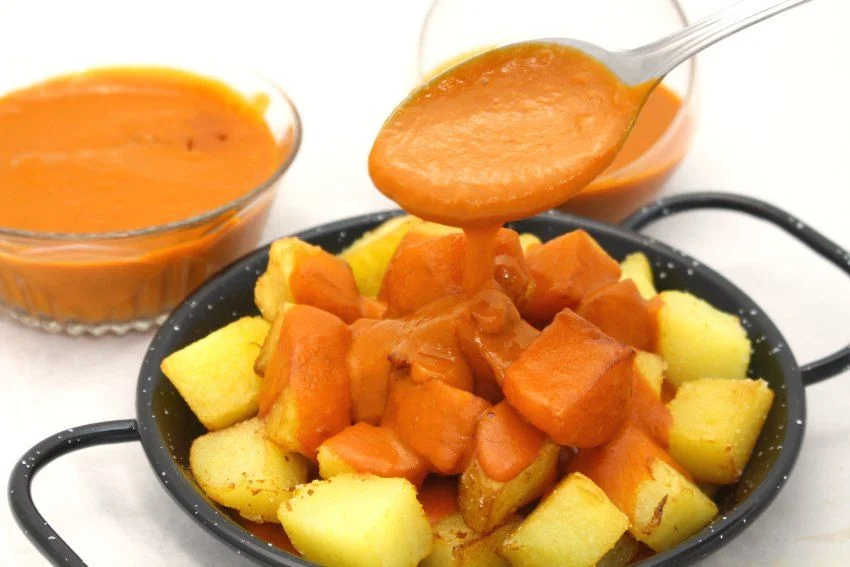 Patatas Bravas y Receta de Salsa Brava