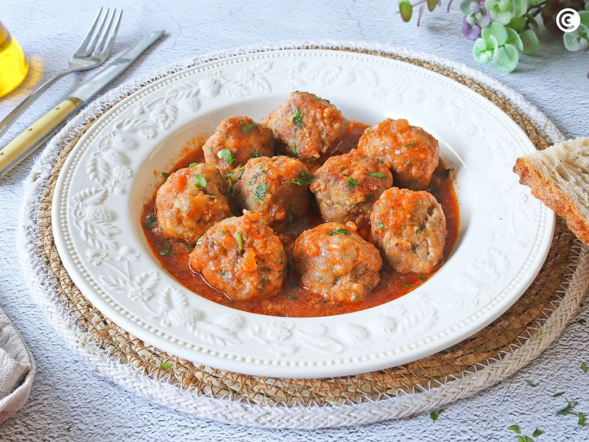 Albóndigas en salsa de la abuela