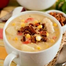 Sopa Cremosa de Pollo y Maíz
