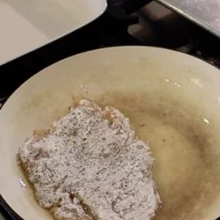 CLASSIC LEMONY CHICKEN PICCATA