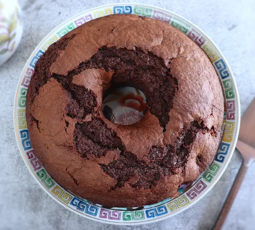 Pastel de chocolate con fresas
