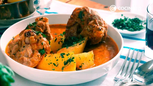 Caldereta de cordero con patatas