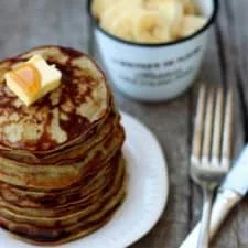2-Ingredient Banana Pancakes