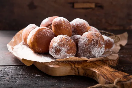 Cómo hacer buñuelos de viento con canela