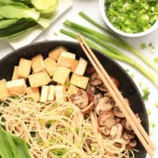 Brown Rice Noodles with Bok Choy, Mushrooms & Tofu