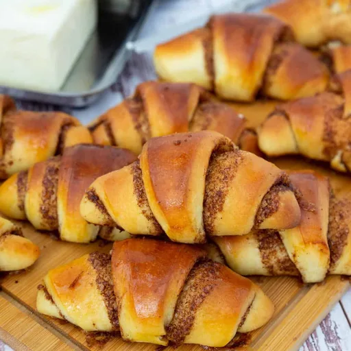 Cinnamon Crescent Rolls - No knead