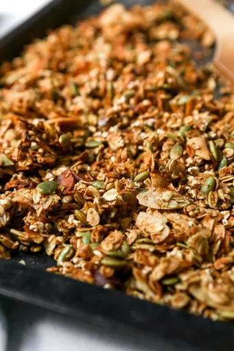 Granola with Popped Sorghum