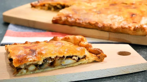 Empanada de setas y bacon