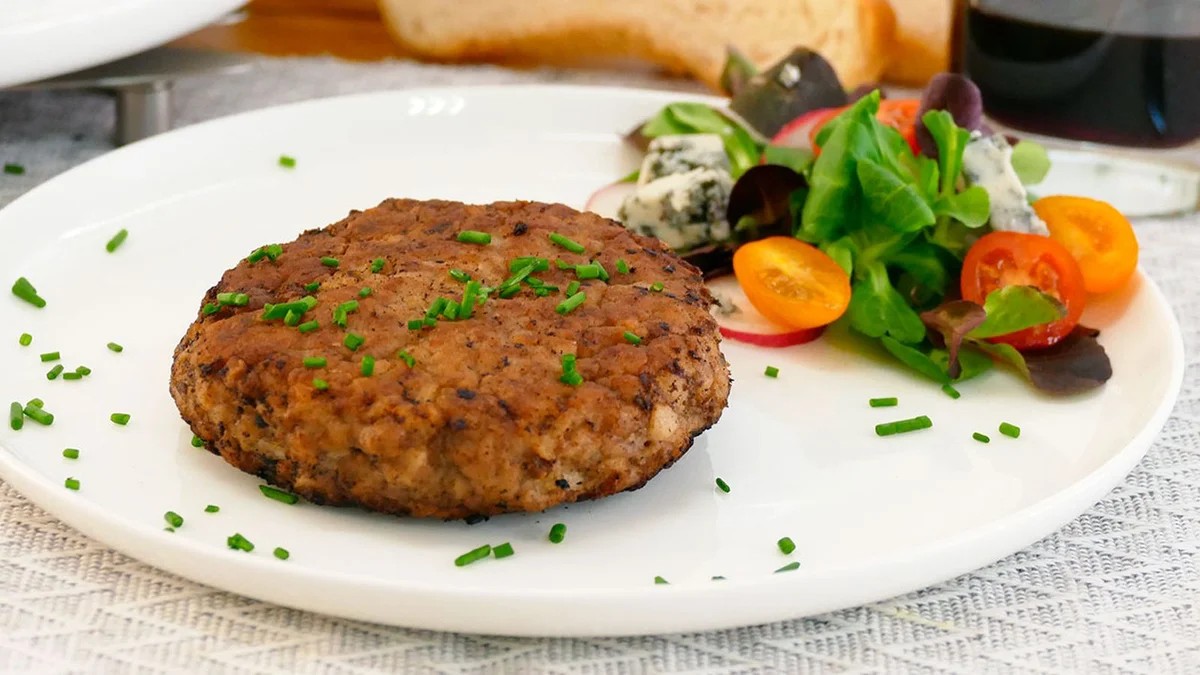 Filete ruso, la jugosa hamburguesa de carne picada