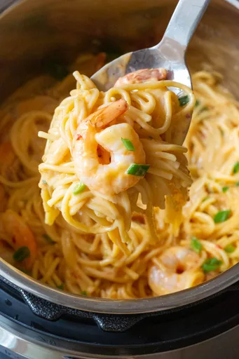 Pasta con camarones Bang Bang