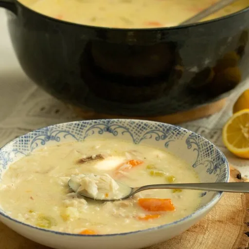 Sopa de pescado griega Psarosoupa (Sopa de pescado al limón)