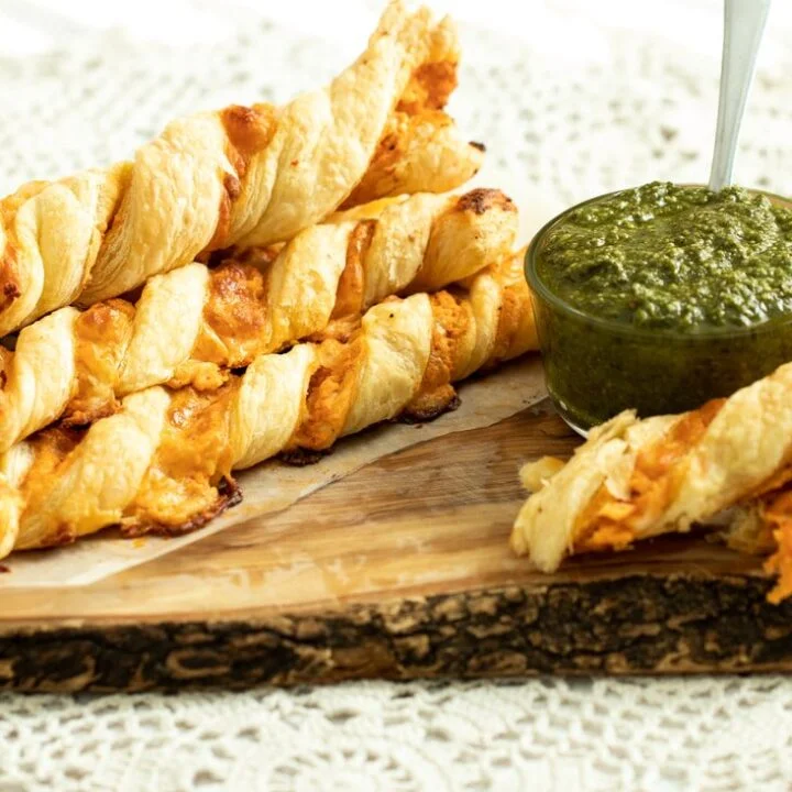 RED PEPPER & FETA PUFF PASTRY TWISTS