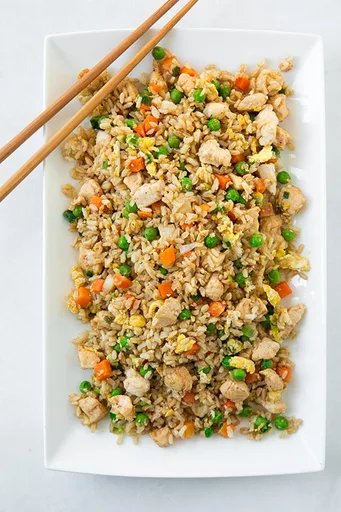 Arroz frito con pollo