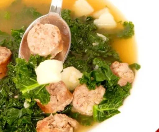 Sopa Portuguesa de Patata y Berza