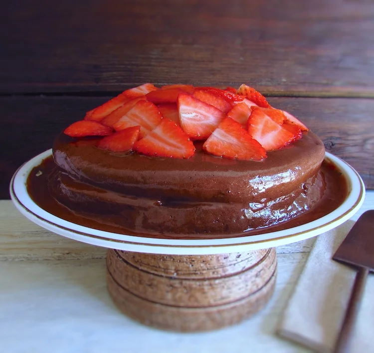 Coffee cake with chocolate mousse and strawberries