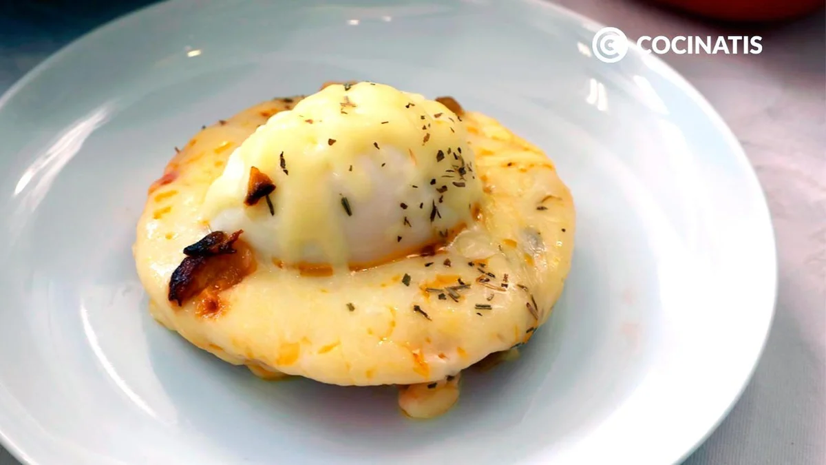 Huevos turcos, receta fácil con tomate y huevo