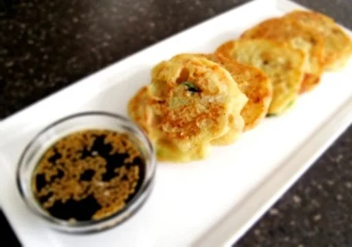 Taegu Stuffed Mung Bean Pancakes