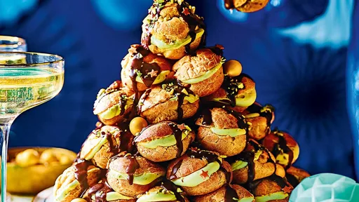 Dubai chocolate profiteroles