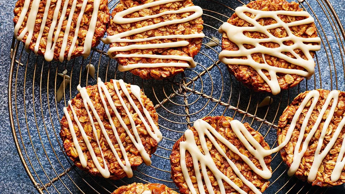 Oaty apple sauce cookies