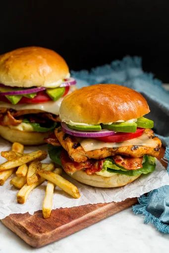 Sándwich de pollo a la parrilla