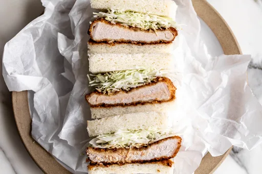 Sándwich de katsu de cerdo