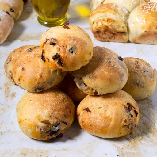 Sun-Dried Tomato Olive Rolls