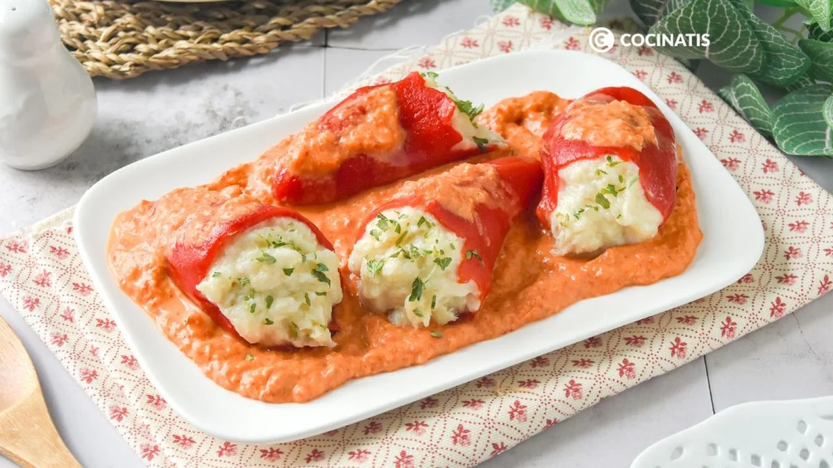 Pimientos rellenos de bacalao con salsa de piquillos