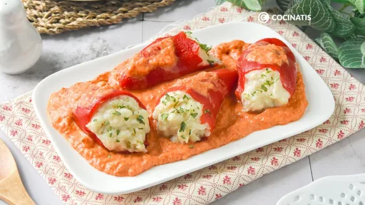 Pimientos rellenos de bacalao con salsa de piquillos