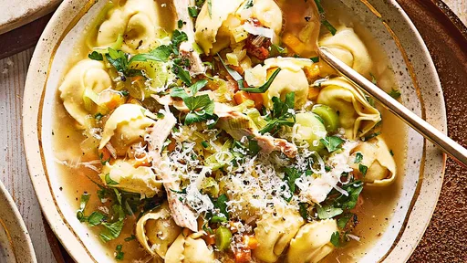Chicken and leek tortelloni soup