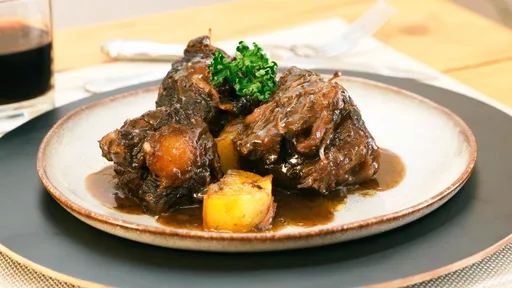 Rabo de toro al vino tinto