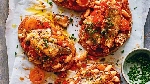 Tostadas de Sardina y Pimiento
